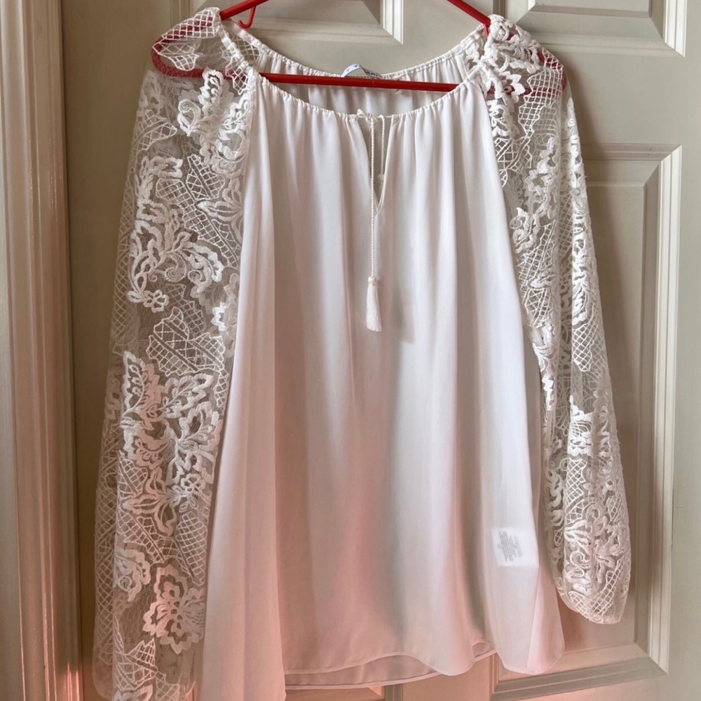 Tahari top for women size XS :)